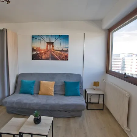 公寓 Le Sommet Citadin Avec Vue *